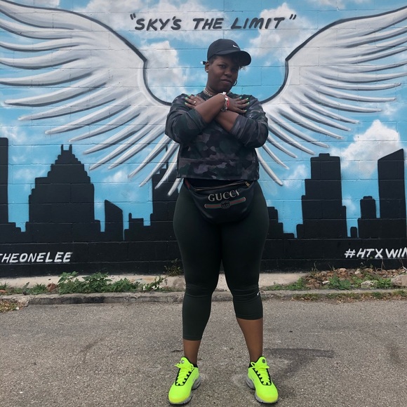 Meet your Posher, Aisha - Picture 1 of 1